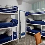 Hospejade Cerca De La Feria Nyaraló *