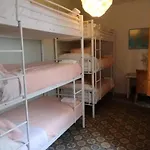 Hospejade Cerca De La Feria Nyaraló *